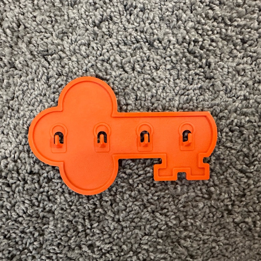 ❌SOLD❌Vintage 1970’s Tupperware Key Holder Measuring Spoon Hook #1453 Orange